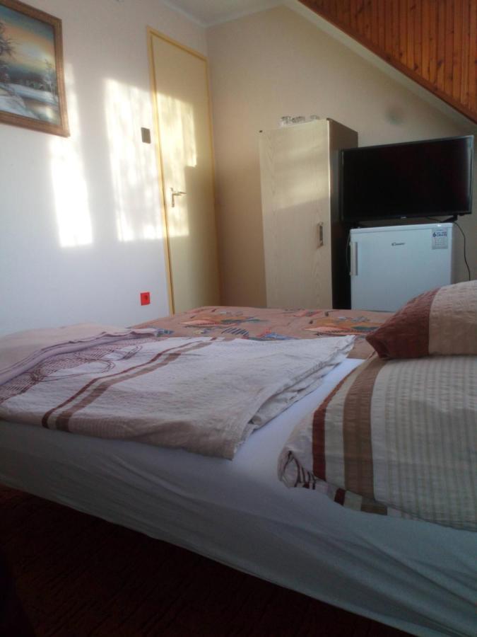 Agria Retur Vendeghaz Hotel Eger Exterior photo